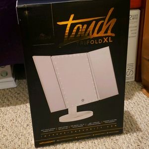 Impressions Touch Trifold XL Makeup Mirror